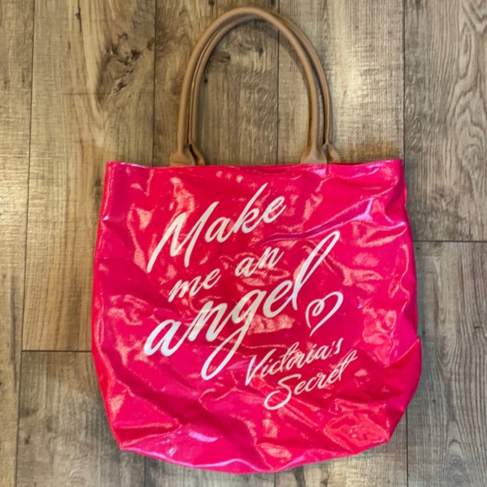 Victoria’s Secret bag.